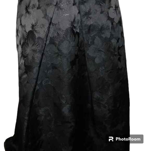 ML Monique Lhuillier Strapless Floral Jacquard Peplum Gown - Picture 5 of 16